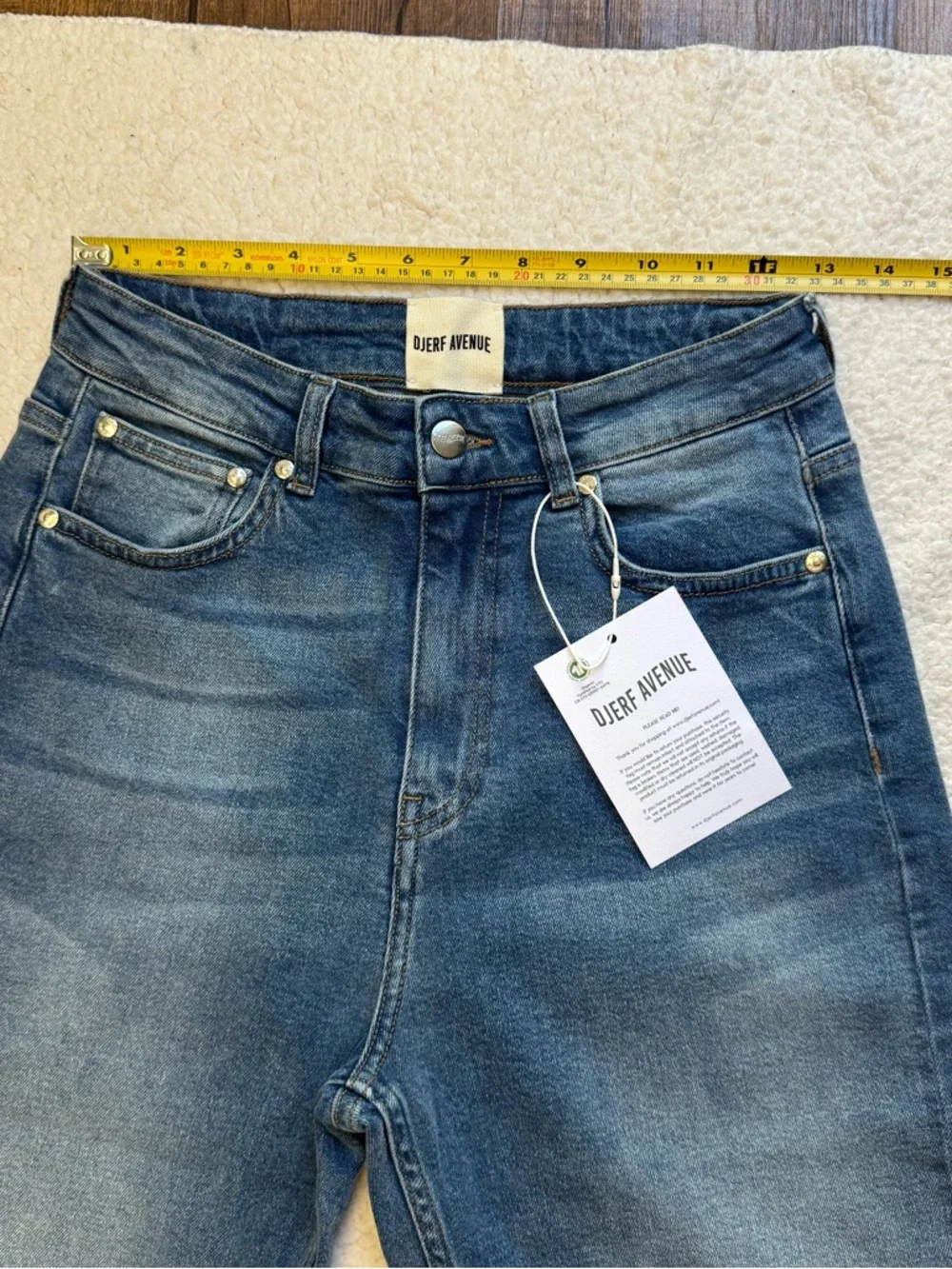 NWT Djerf Avenue Straight Jeans Mid Blue Size 27 - Picture 10 of 14